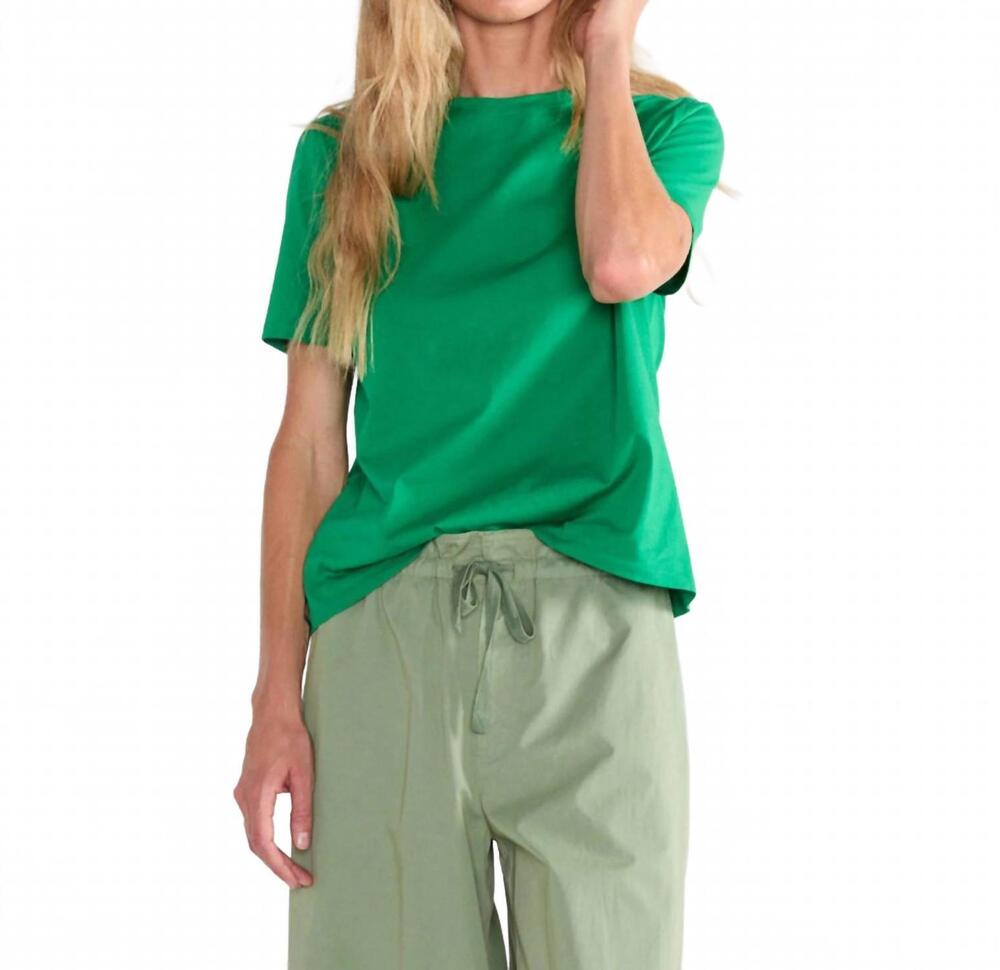 NEW KULE modern short sleeve tee in garden
